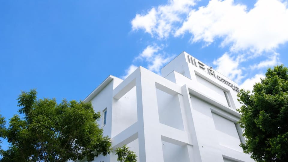 Property building, Day