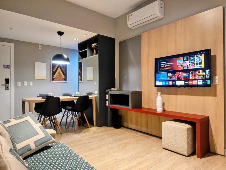 Communal lounge/ TV room, TV and multimedia, Living room, Seating area, Dining area, air conditioner