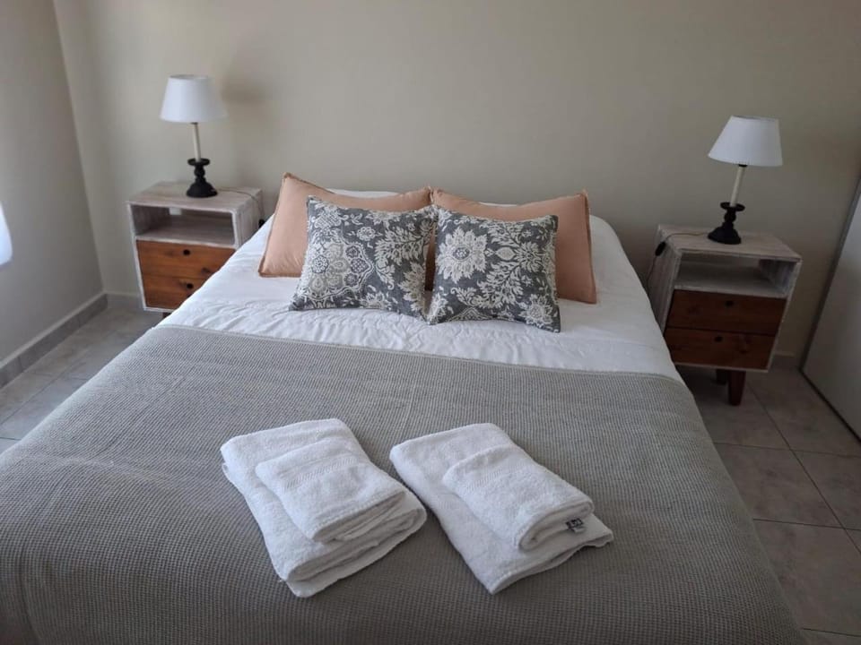 Moderno, neutro y luminoso Apartment in Tandil