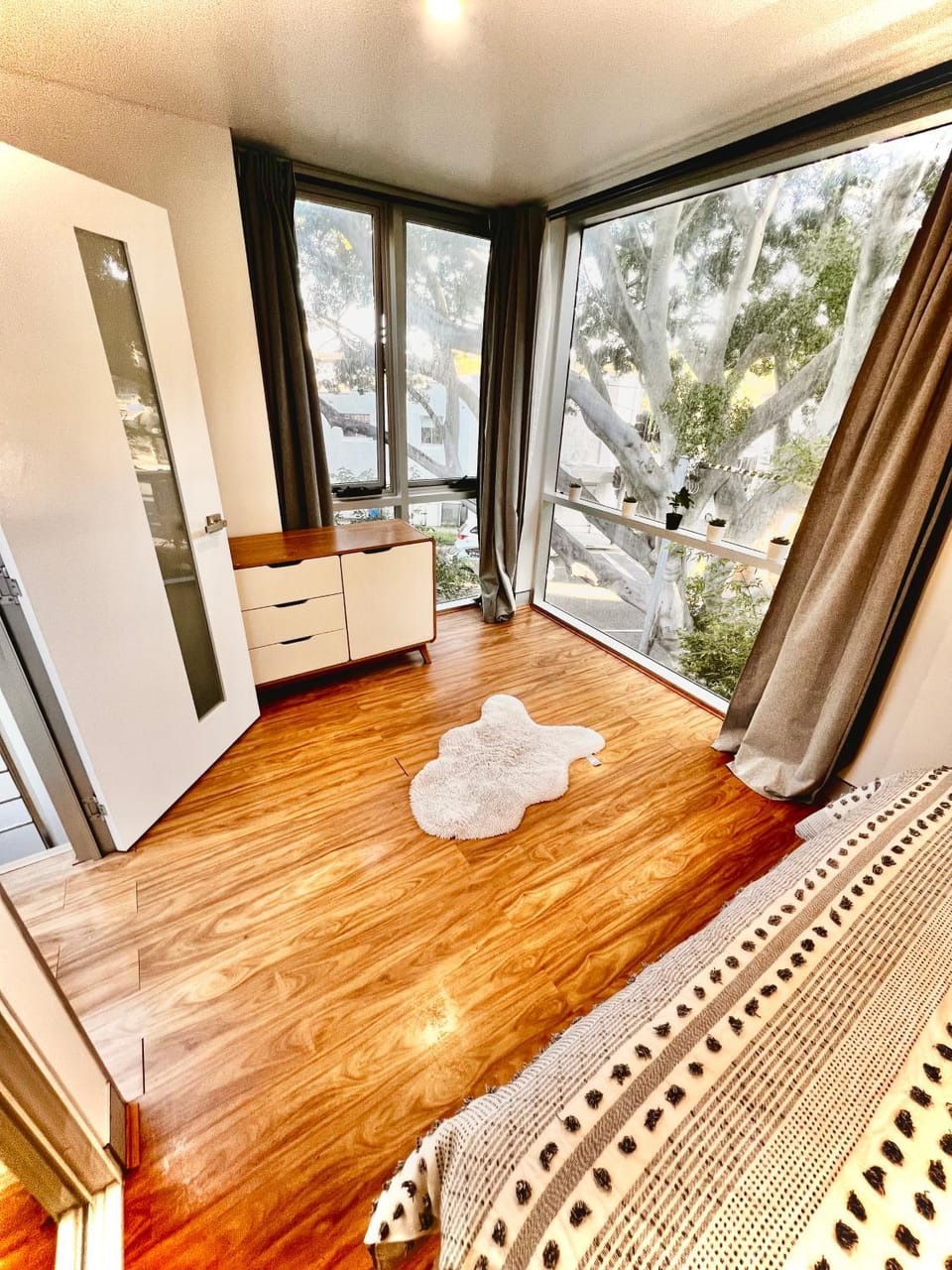 Bed, View (from property/room), Photo of the whole room, Bedroom