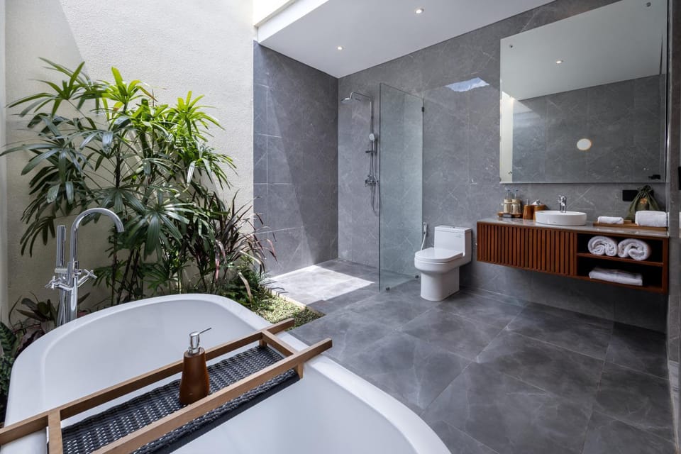 Shower, Toilet, Bathroom, Bath