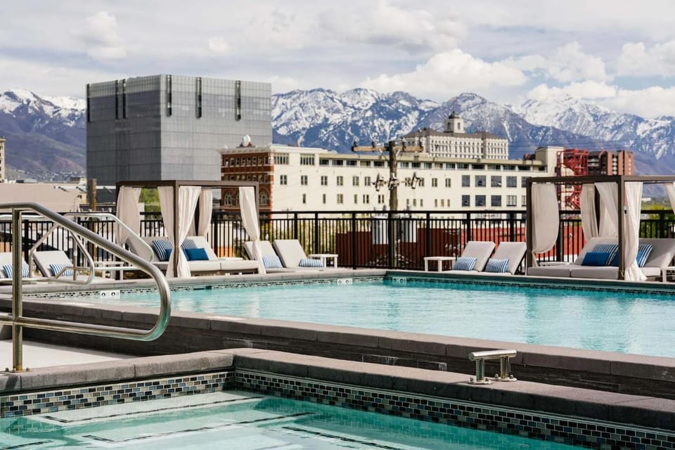 Gorgeous 2BD 2BA Pool,Gym,Htub near Convention Ctr Apartment in Salt Lake City