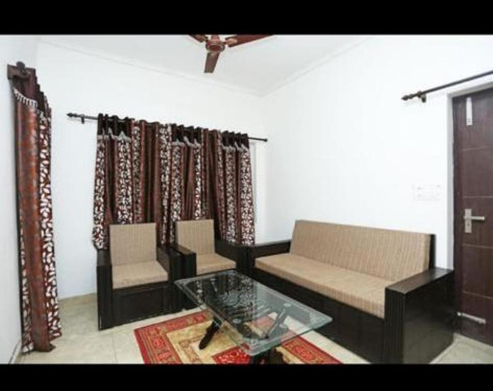 Living room, Seating area, Mountain view