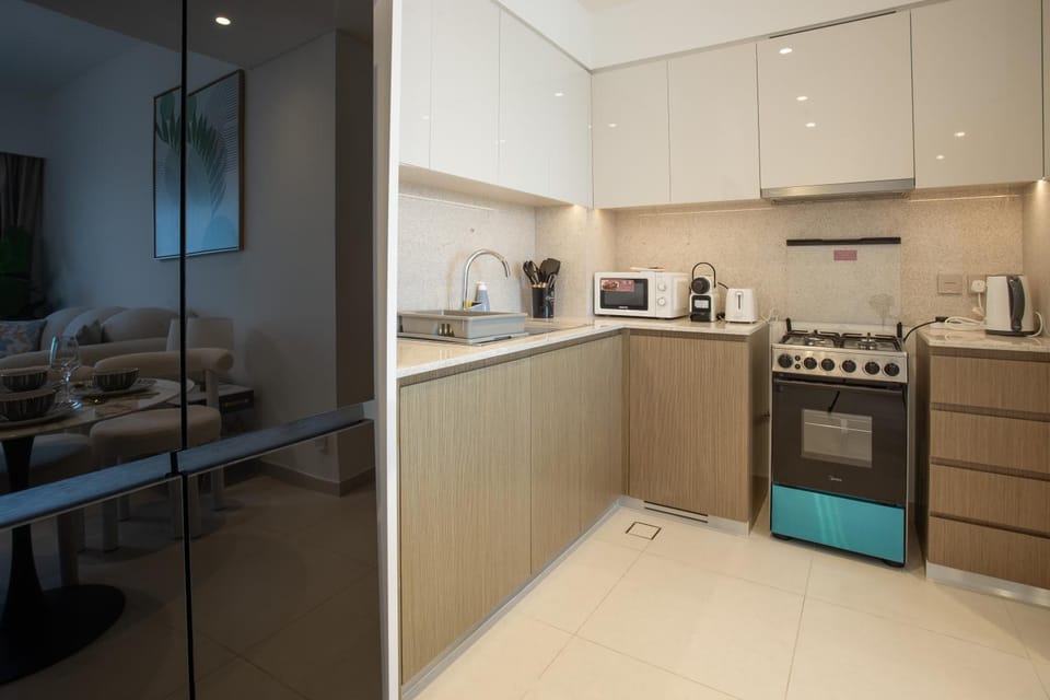 Coffee/tea facilities, Kitchen or kitchenette, oven, stove, toaster