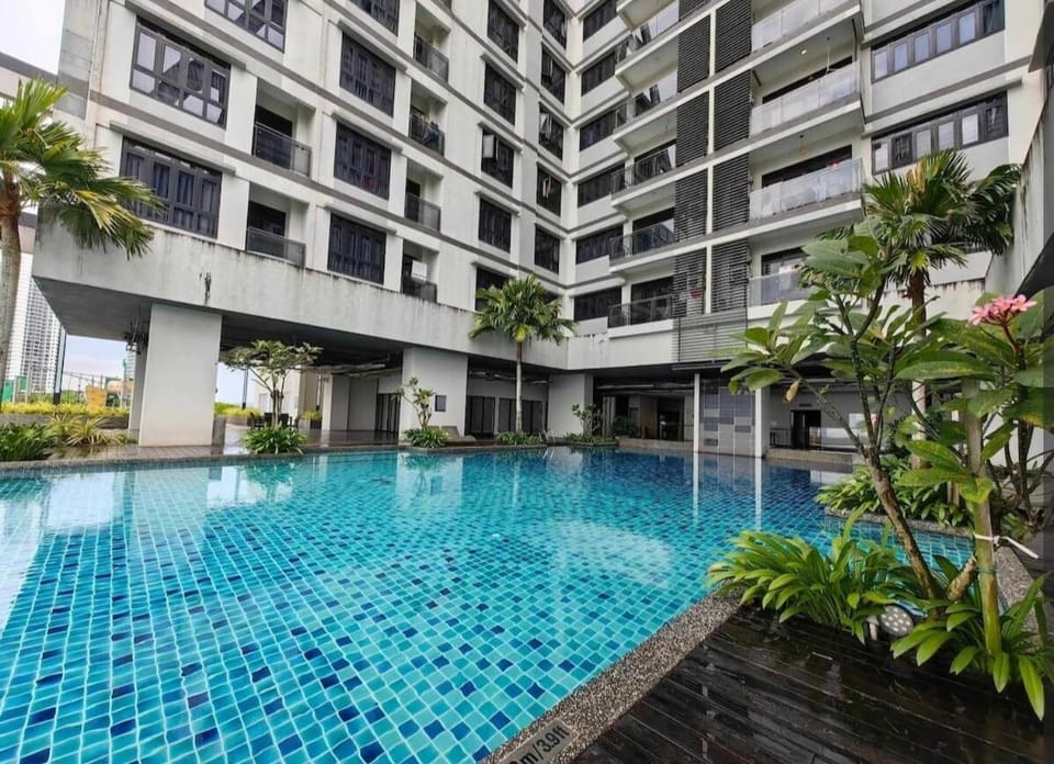 Meridin Sovo 2Pax Relax Unwind Netflix By STAY Apartment in Johor