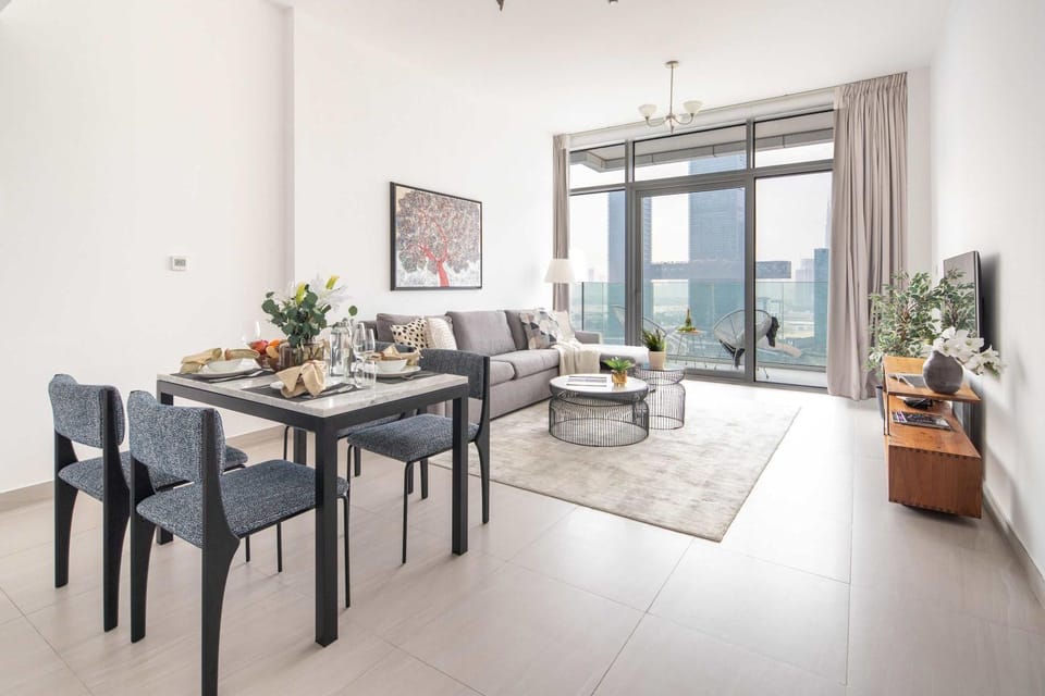 Frank Porter - Park Gate Apartment in Dubai
