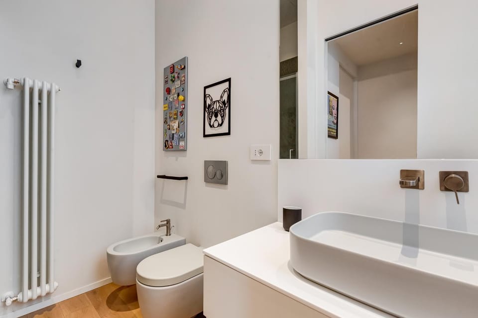 Toilet, bidet