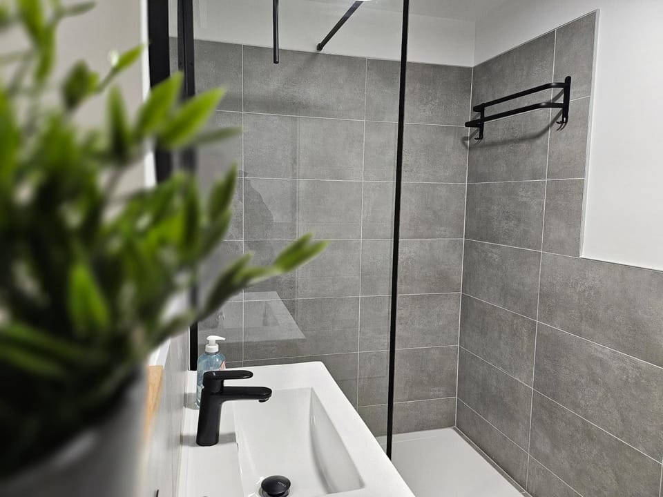 Shower, Bathroom