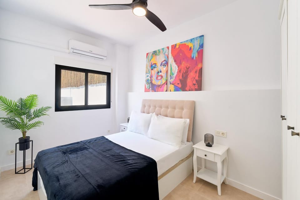 Bed, Bedroom, air conditioner