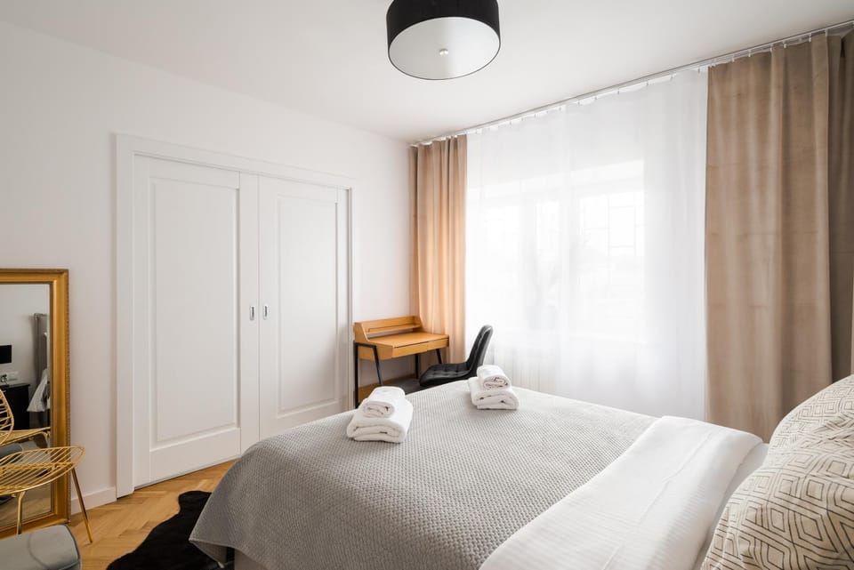 Bed, Photo of the whole room, Bedroom, towels, wardrobe