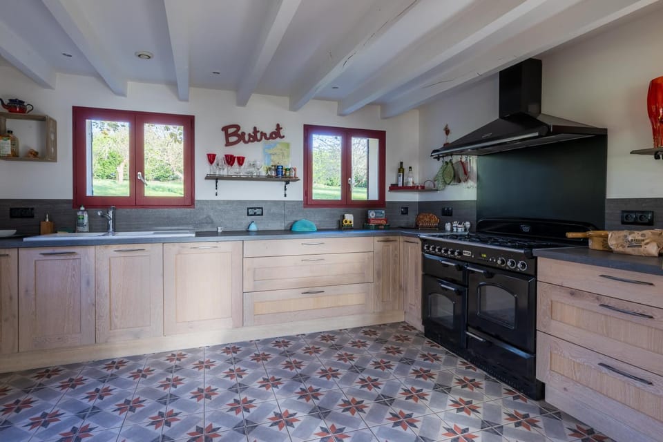 Kitchen or kitchenette, stove