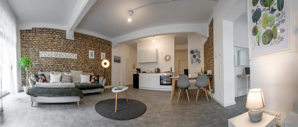 Kitchen or kitchenette, Living room, Seating area, Dining area, pet friendly, stove