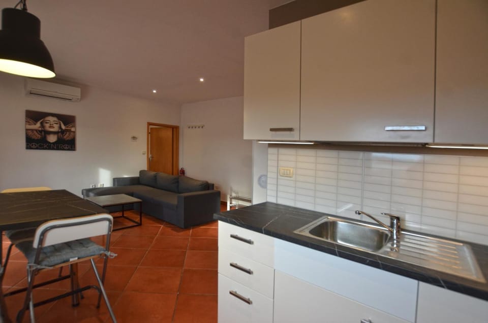 Kitchen or kitchenette, Living room