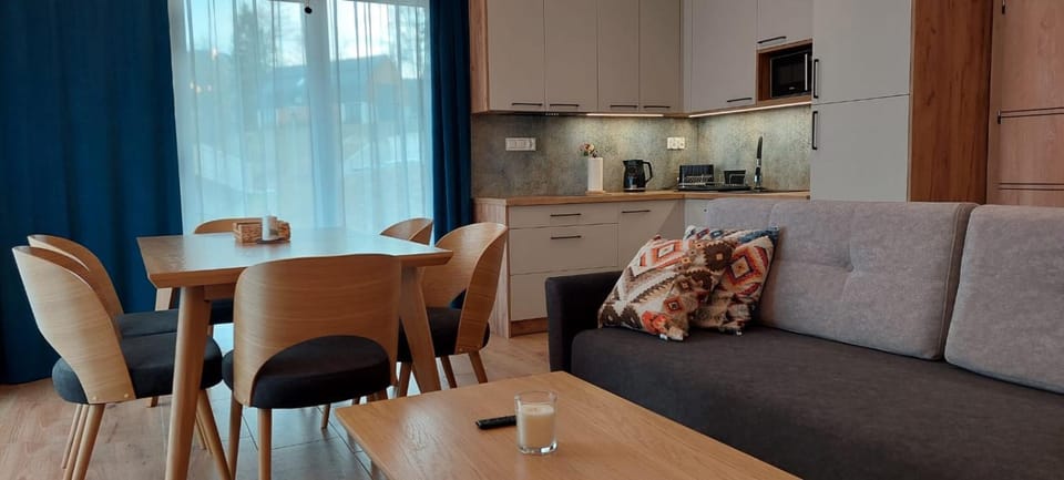 Apartament przy stoku pod lasem i z tarasem - Powrócisz Tu Hillside Apartment in Lower Silesian Voivodeship