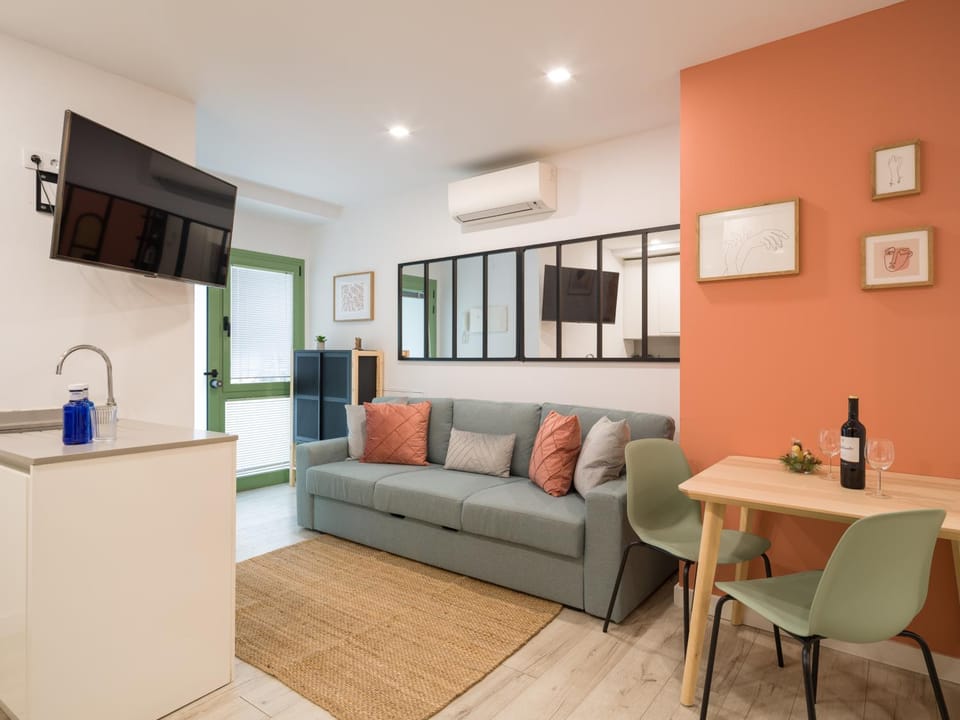 TV and multimedia, Kitchen or kitchenette, Dining area, Drinks