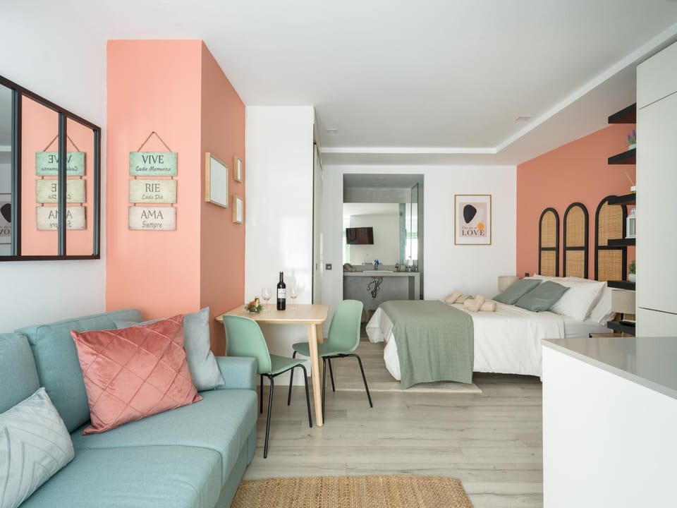 Bed, Living room, Photo of the whole room, Bedroom
