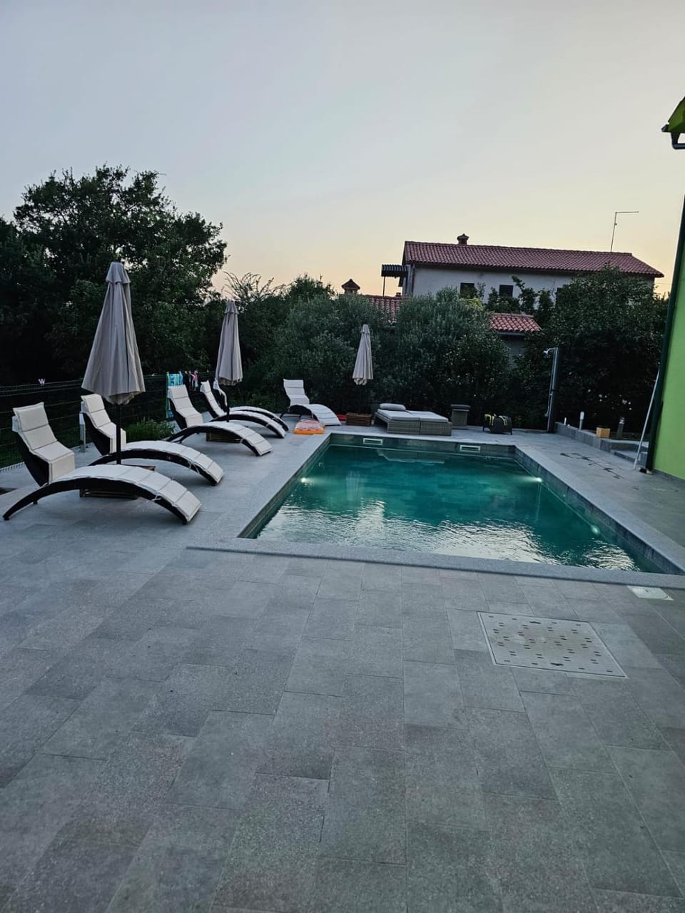 Swimming pool