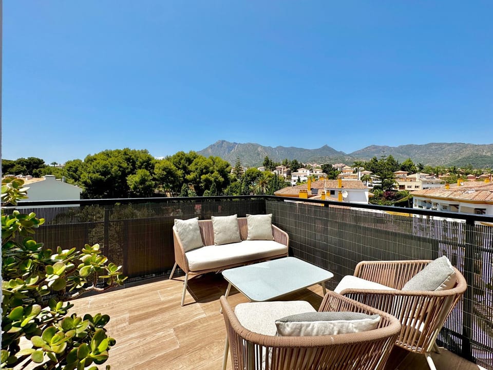 Balcony/Terrace, Mountain view