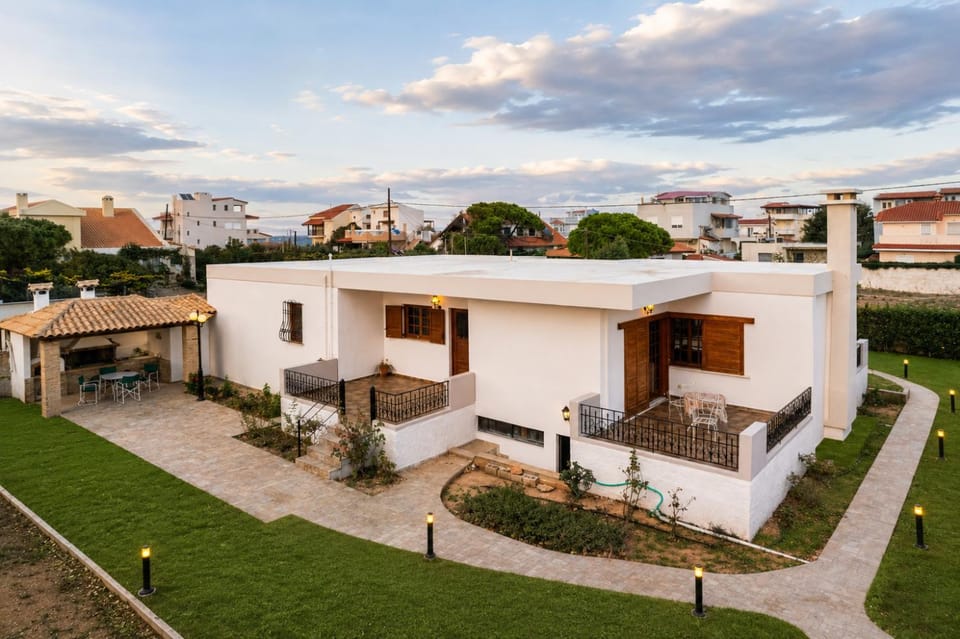 Property building, BBQ facilities, Garden, Balcony/Terrace