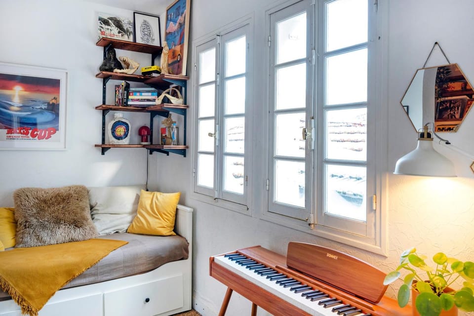Property building, Living room
