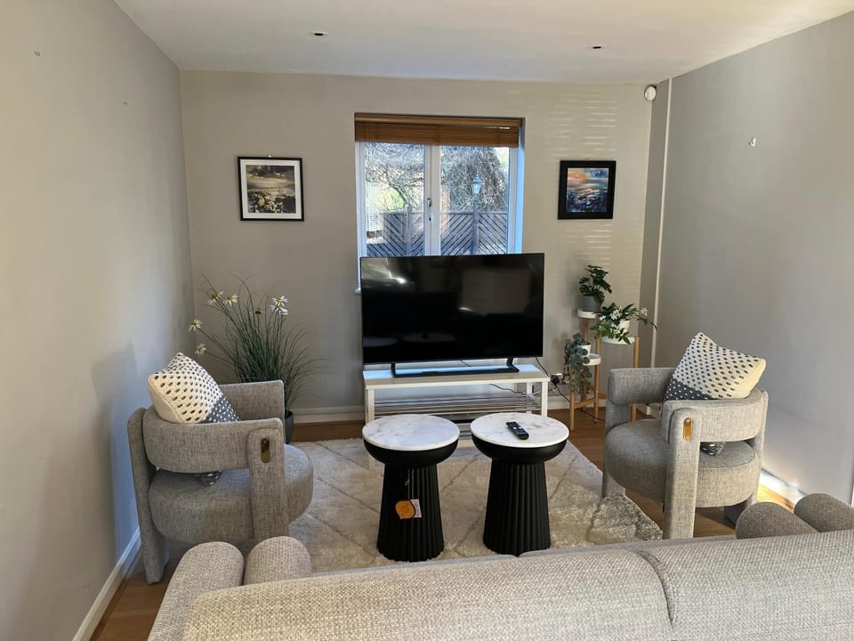 Communal lounge/ TV room, TV and multimedia
