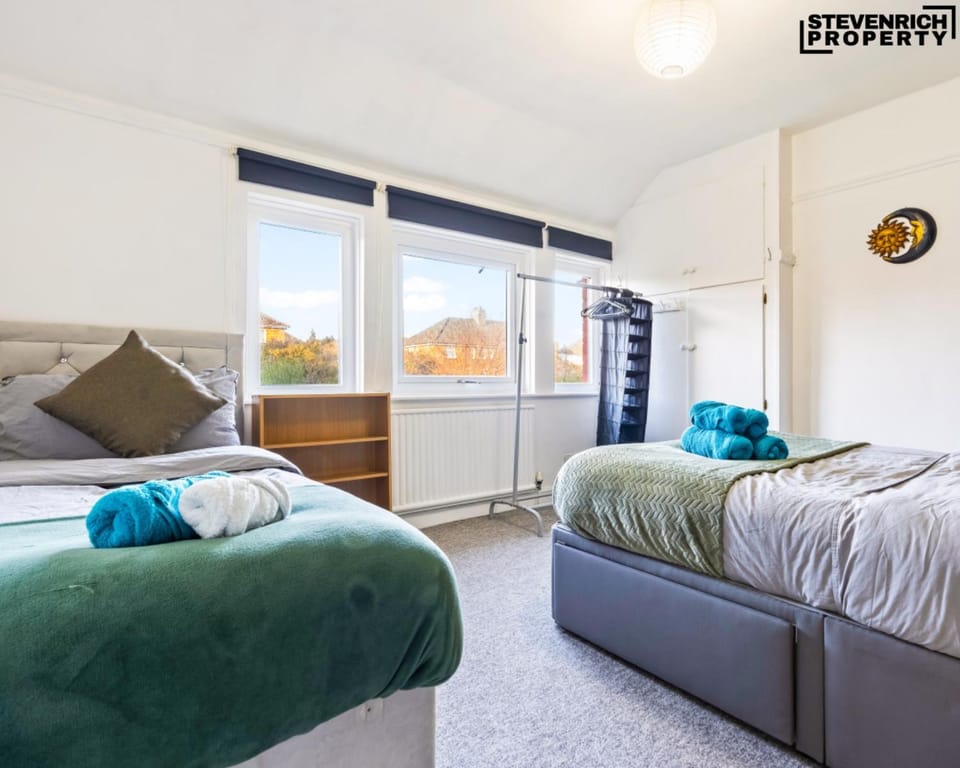 Bed, View (from property/room), Bedroom