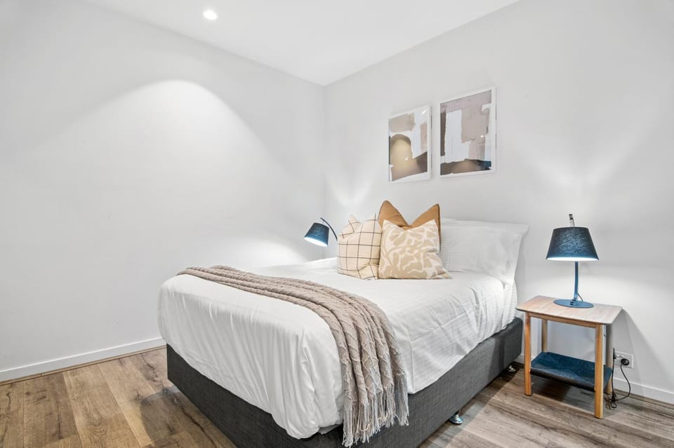 Luxe 3BR Southbank Apartment - Gorgeous Views and Parking Apartment in Southbank