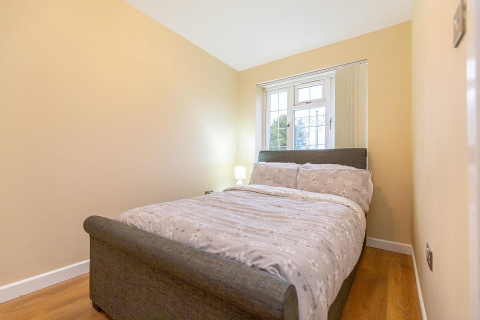 Wootton 2-Bedroom Bungalow House in Northampton