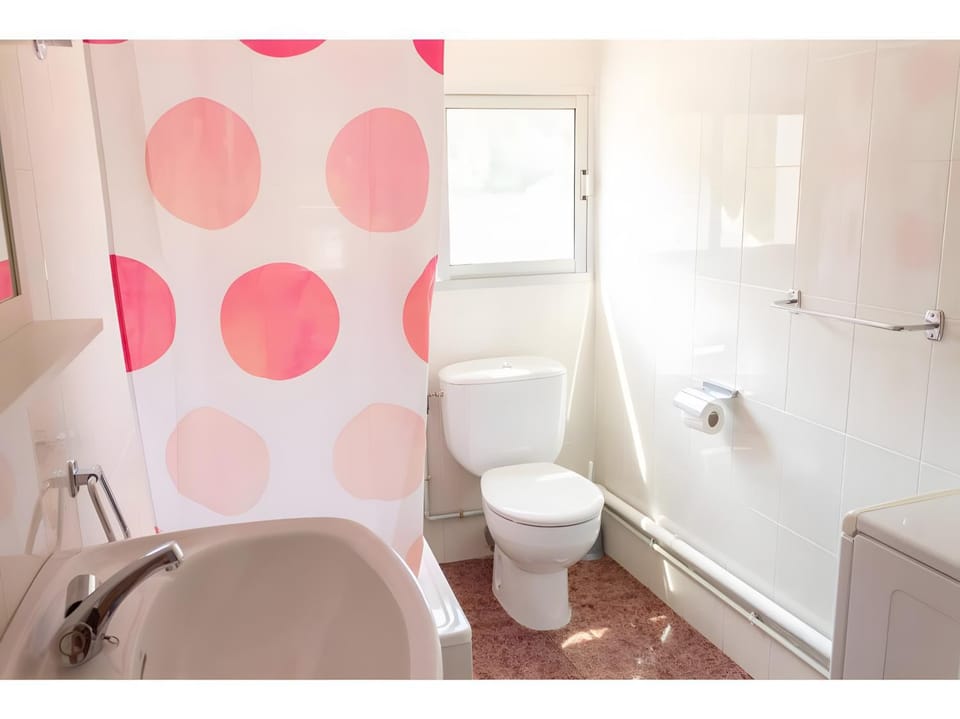Bathroom, Living room
