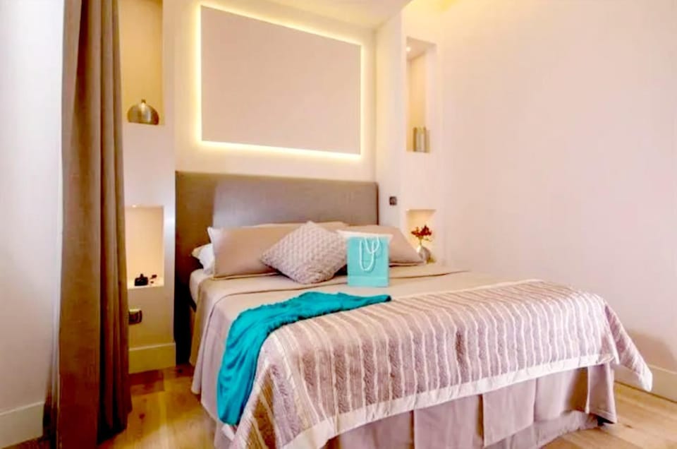 Bed, Photo of the whole room, Bedroom, furniture, furniture, furniture, locker, locker, wardrobe