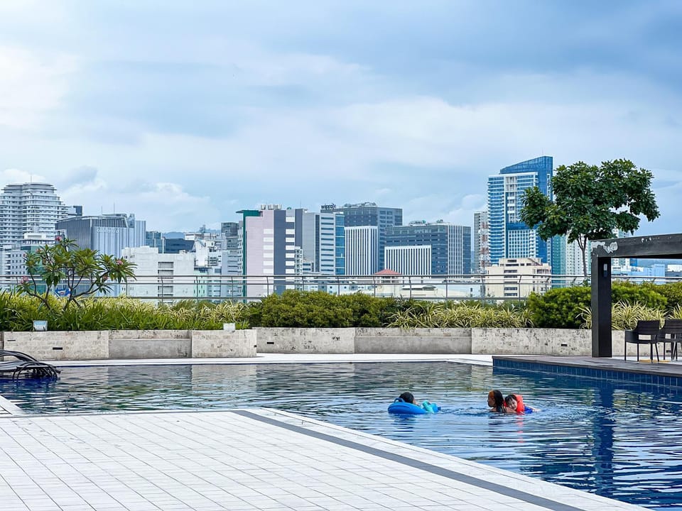 City view, Swimming pool