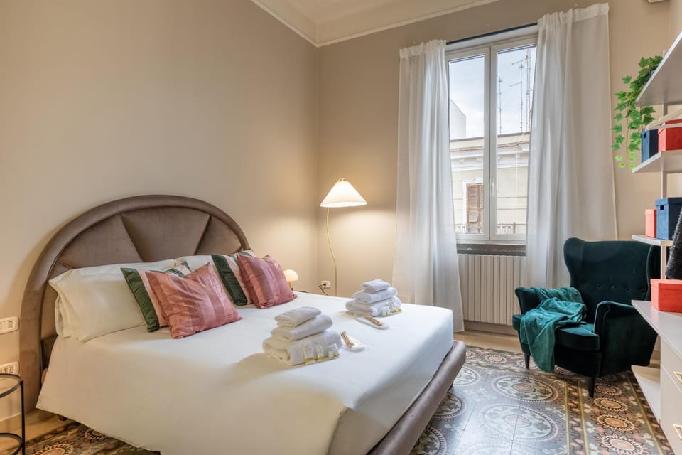 Bed, Photo of the whole room, Bedroom, towels