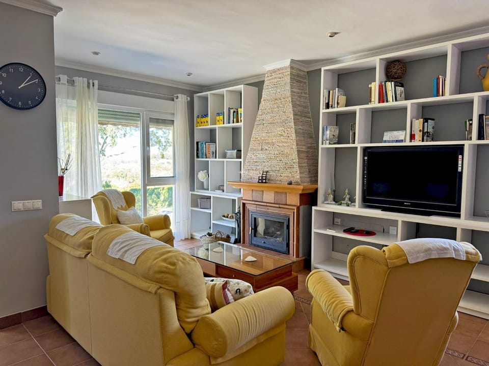 Communal lounge/ TV room, Living room