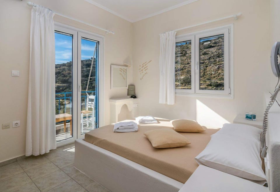 Panorama Hotel Hotel in Milos