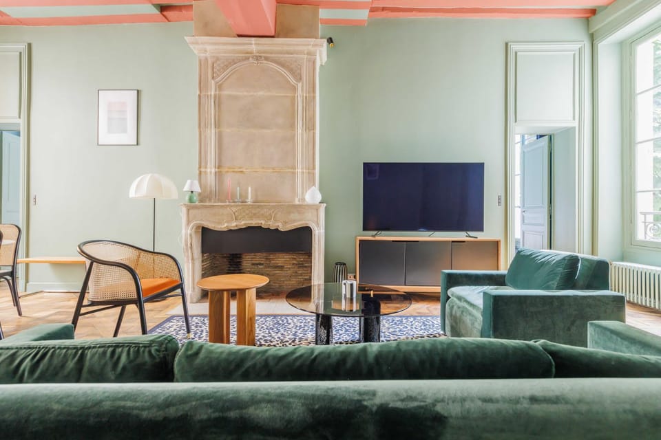 TV and multimedia, Living room, Seating area