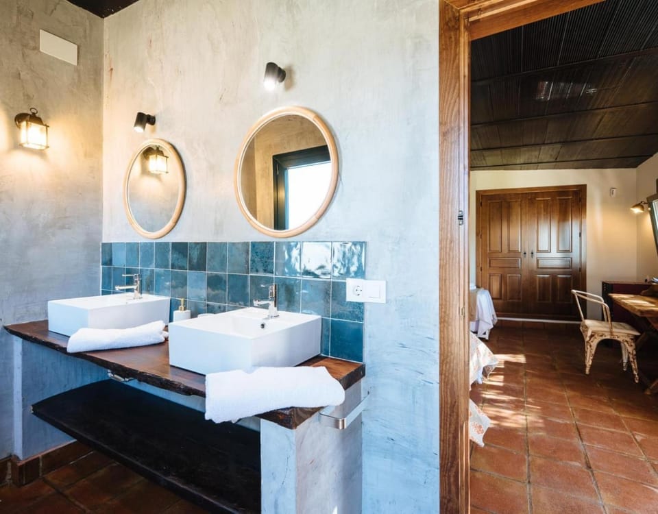 Finca Gorriones 25 minutos Sevilla Country House in Sierra Norte de Sevilla