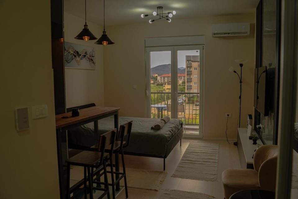 View (from property/room), Balcony/Terrace, Living room, Dining area