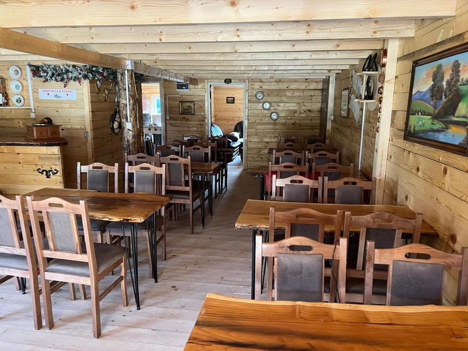 Lounge or bar, Lounge or bar
