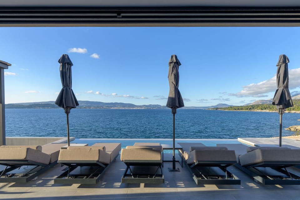 Natural landscape, View (from property/room), Sea view, sunbed