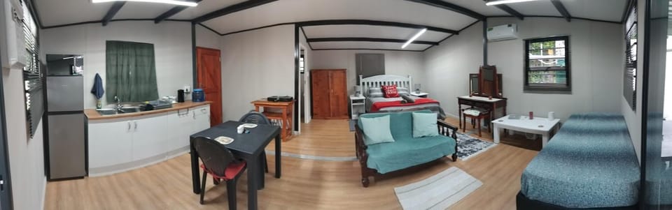 TV and multimedia, Kitchen or kitchenette, Photo of the whole room