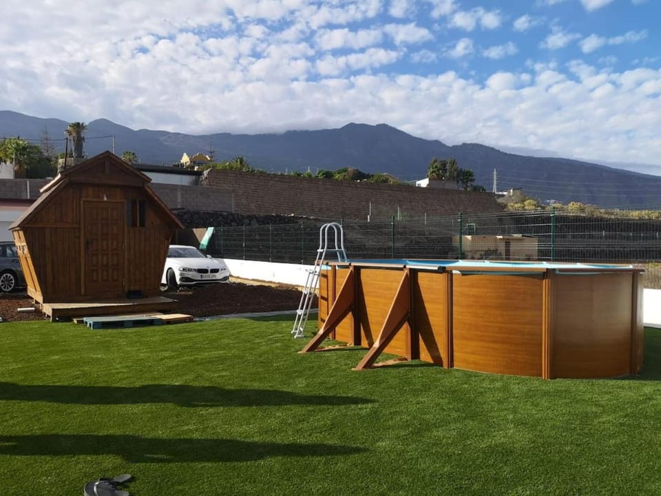 Garden, Mountain view, Swimming pool