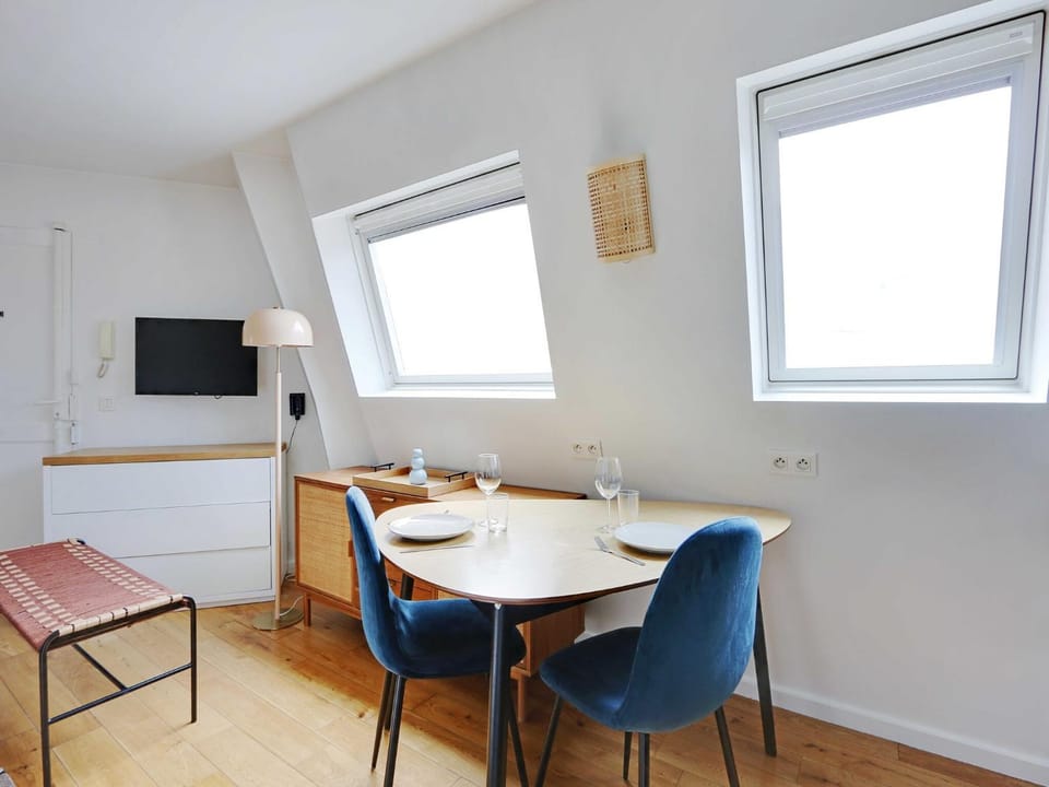 TV and multimedia, Dining area