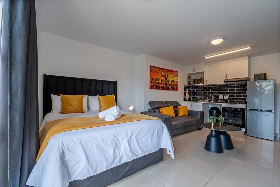 Bed, Kitchen or kitchenette, Living room, Bedroom