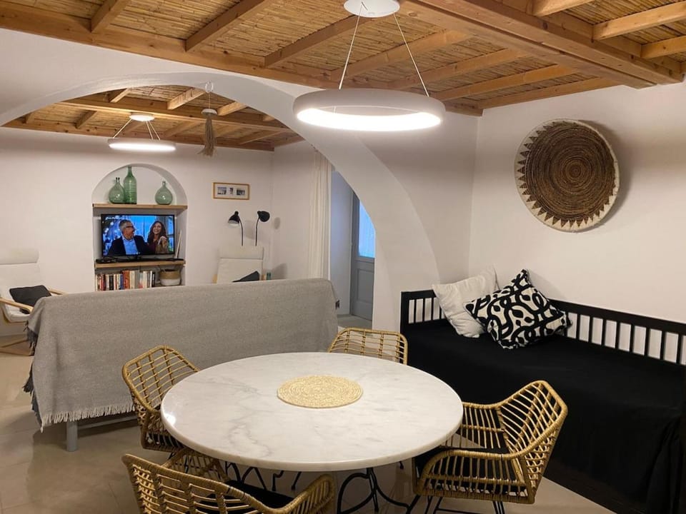 KERYLOS , au cœur de Parikia, avec jardin House in Paros