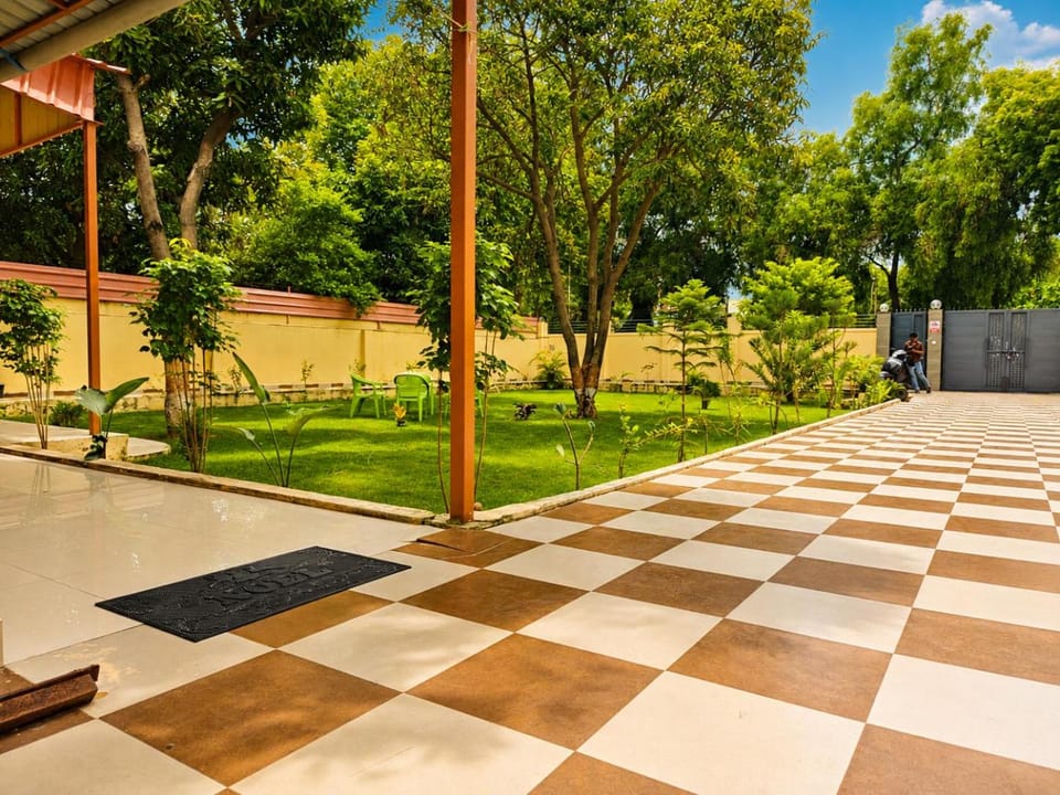 A2 Villa by JMD - Peaceful Stay Near Expo Mart Villa in Uttar Pradesh