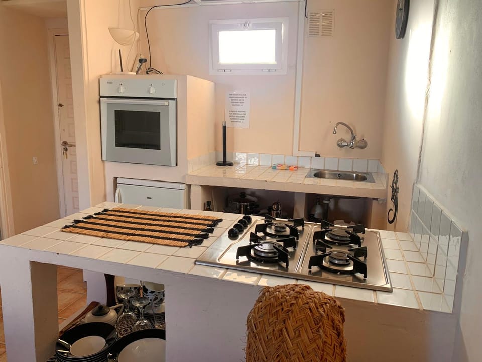 Kitchen or kitchenette, toaster