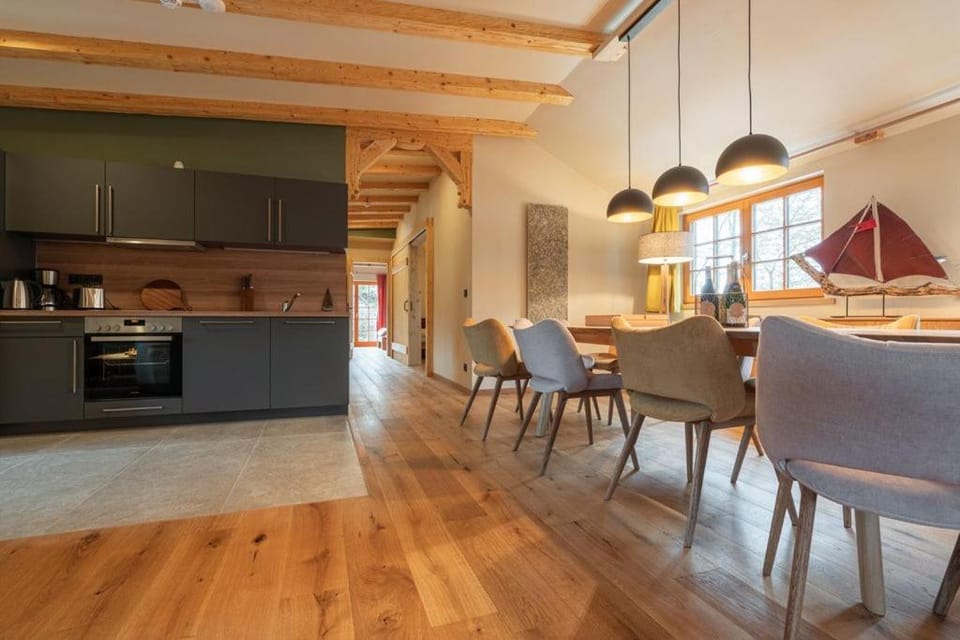 Balcony/Terrace, Kitchen or kitchenette, Living room, Seating area, Dining area, stove