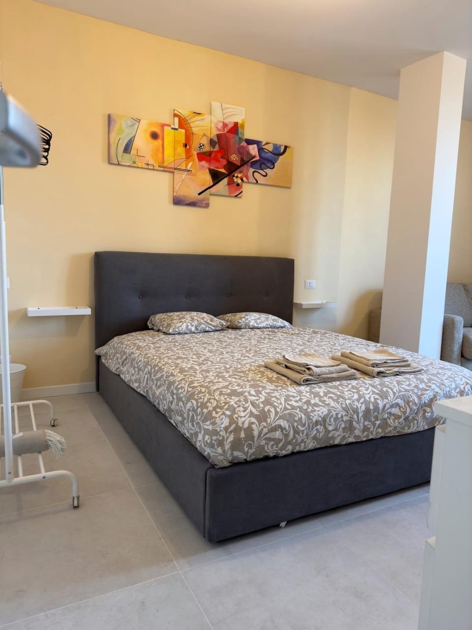 Bed, Living room, Bedroom