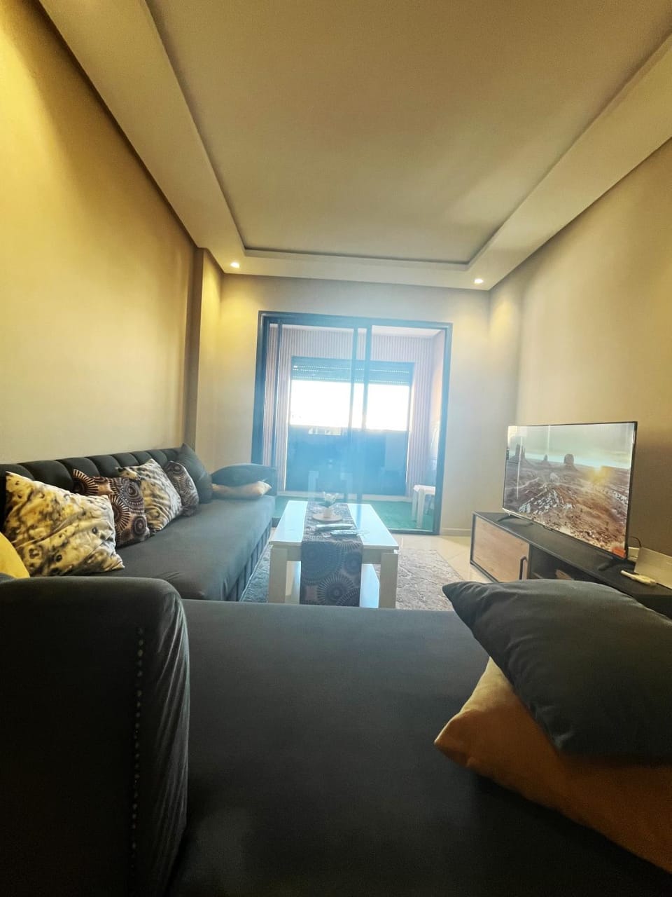 TV and multimedia, Living room, Evening entertainment