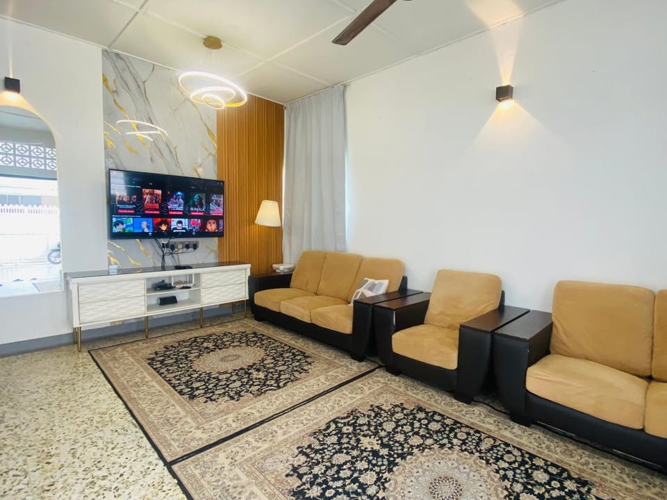 TV and multimedia, Living room, Seating area